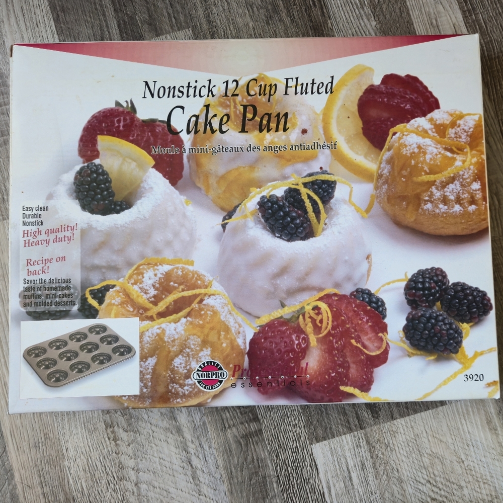 NORPRO‎ Nonstick 12 Cup Fluted Cake Pan Mini Bundt Mold Baking Pan New In Box